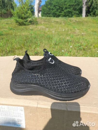 Кроссовки женские летние