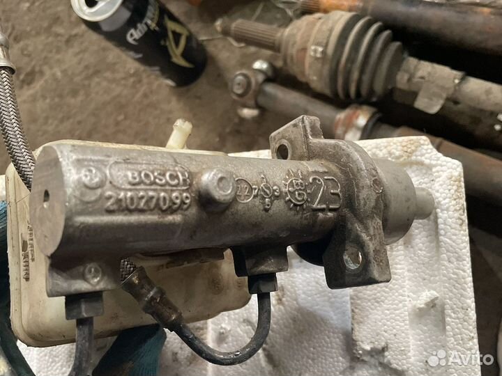 Цилиндр тормозной главный Skoda Octavia