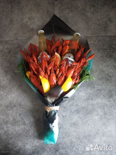 Мужской букет из раков, крабы с доставкой