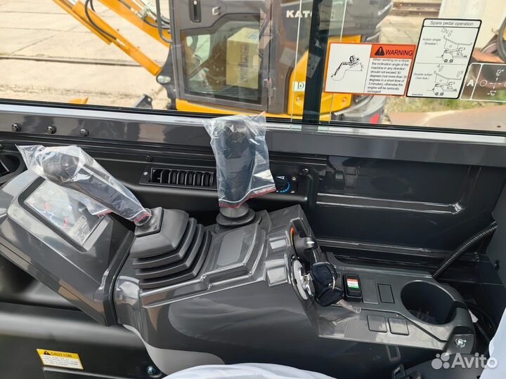 Мини-экскаватор Kato HD33V5, 2024