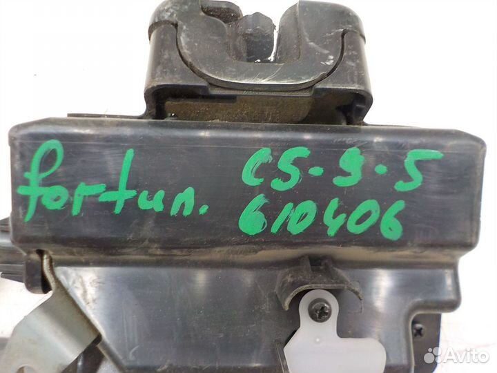 Б/У Б/У Замок багажника 693500K290 toyota