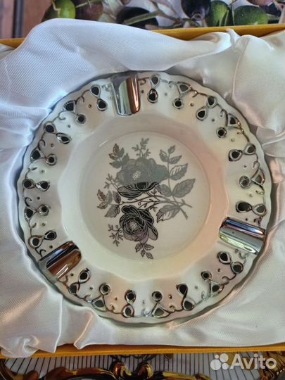 Пепельница, прорезной фарфор