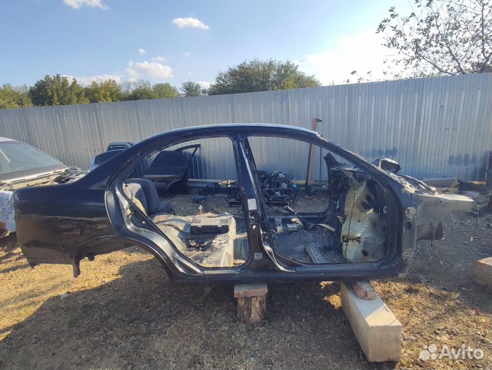 Крыло заднее правое Nissan Almera n16