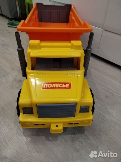 Автомобиль- самосвал игрушка