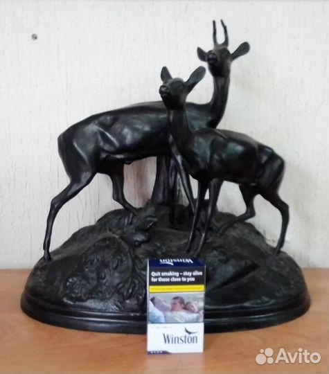 Скульптура, статуэтка большая чугунная олени на го