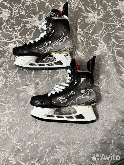 Хоккейные коньки bauer vapor hyperlite 9.5 fit 1