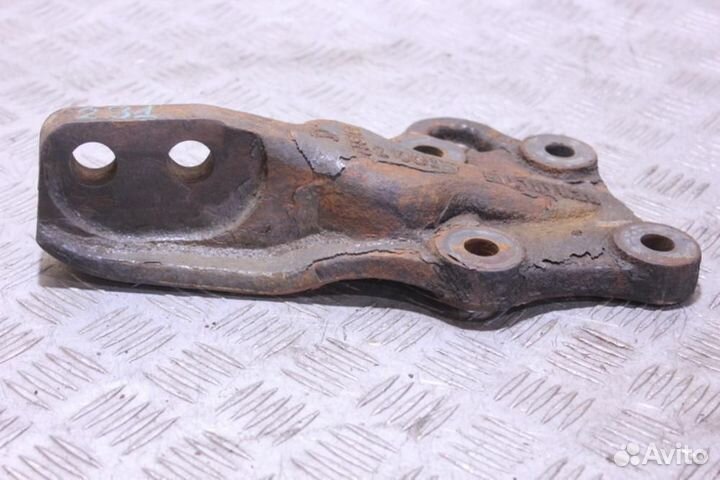Кронштейн двигателя Renault Premium 1996 2004