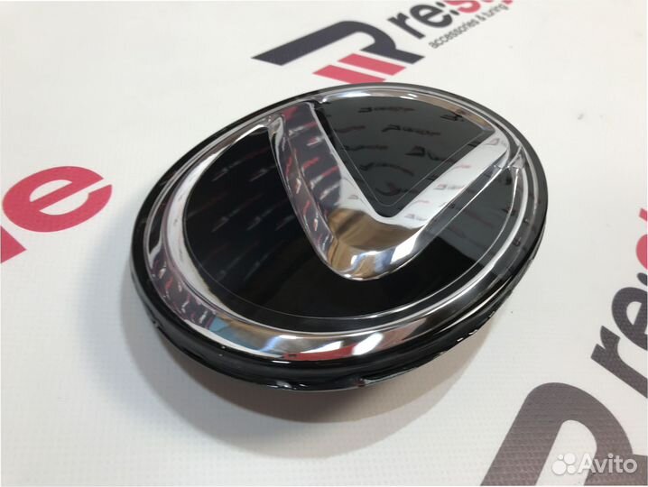 Эмблема в решетку Lexus RX K252
