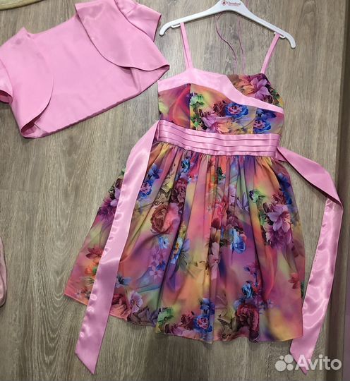 Платья нарядные