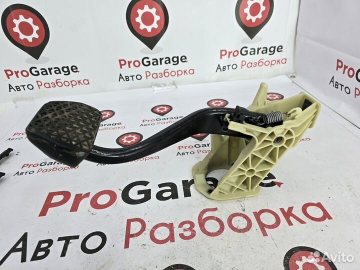 Педаль тормоза BMW 5 F10 F11 F07 F18 бмв