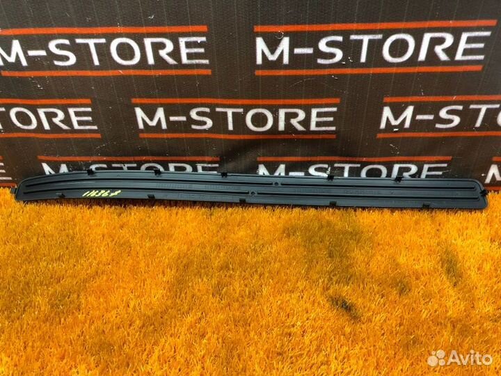 Накладка на порог салона передняя левая Volkswagen