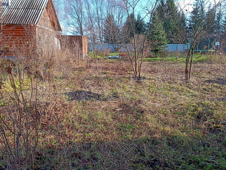 Дача 20 м² на участке 5 сот.