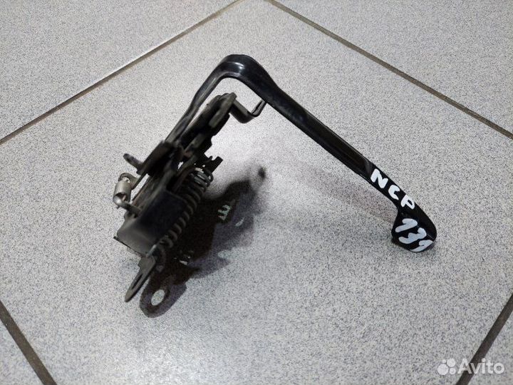 Замок капота Toyota Vitz NSP135-2026614 1NR-EE