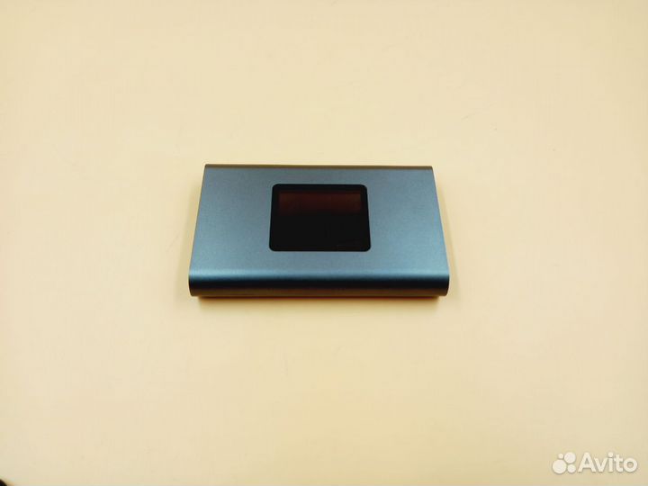 С дефектом 835973 Беспроводной роутер Benton M100