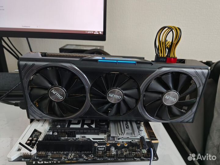 Продам Видеокарту Sapphire AMD Radeon RX vega 64 n