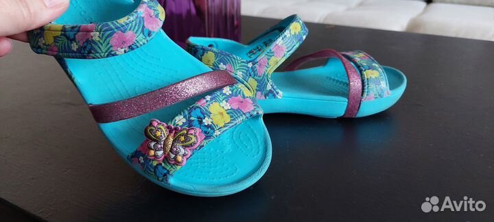 Сандалии для девочки Crocs c 11