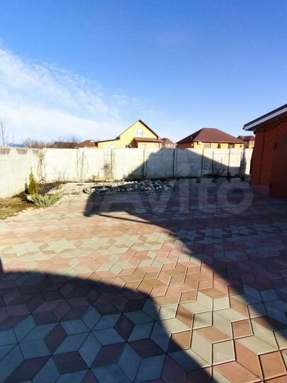 Дом 215 м² на участке 12,7 сот.