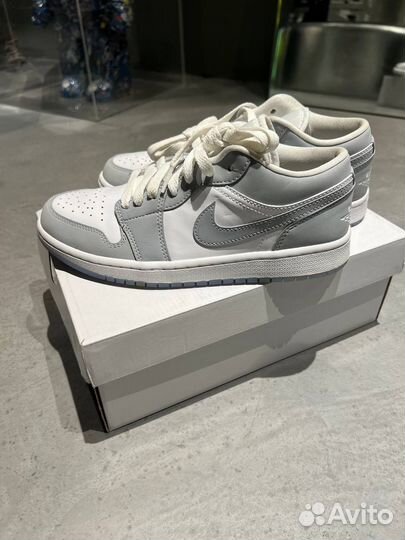 Air Jordan 1 Low wolf grey