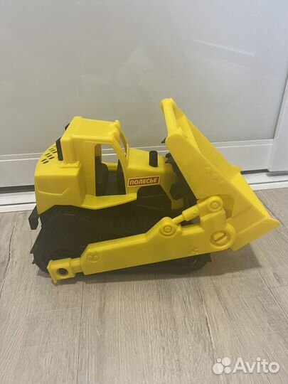 Детские игрушки трактор