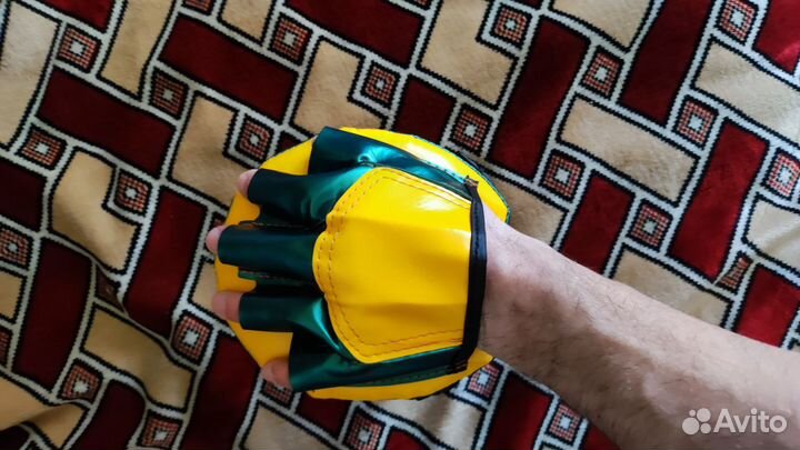 Изогнутые боксёрские лапы