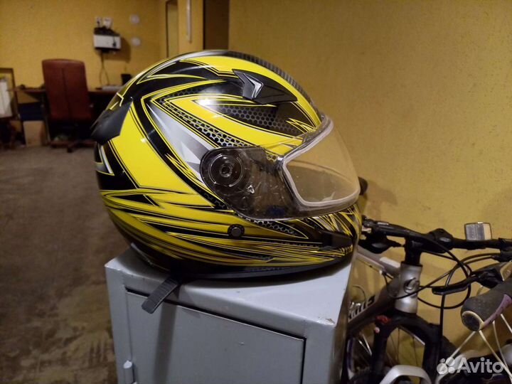 Мотошлем с съемным зимним стеклом