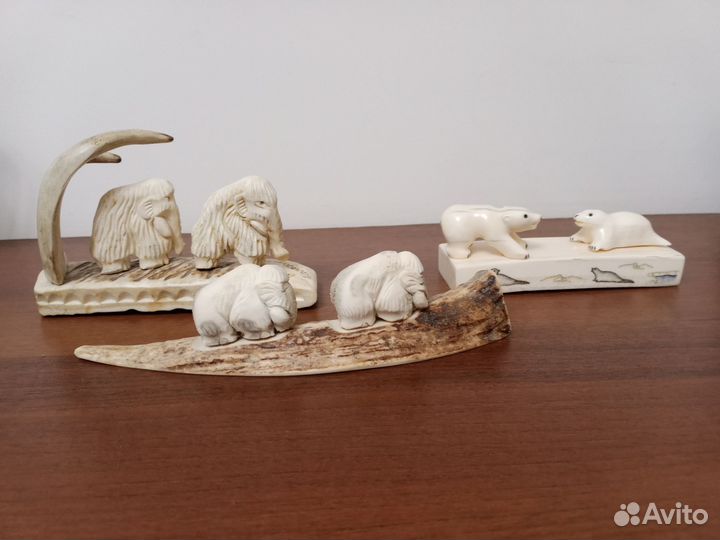 Статуэтка из кости