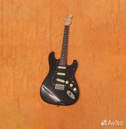 Squier by Fender Stratocaster MM SSS Black