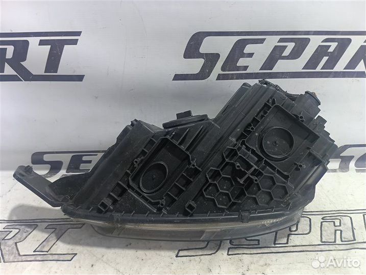 Фара передняя правая Skoda Yeti 1.2 cbzb 2014