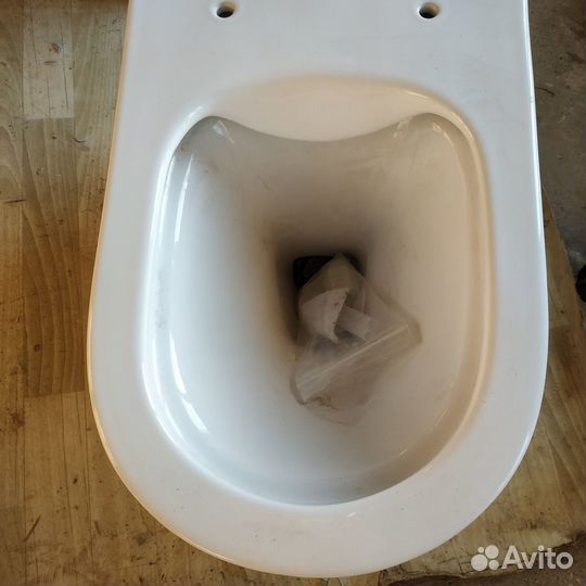 Навесной унитаз зандини