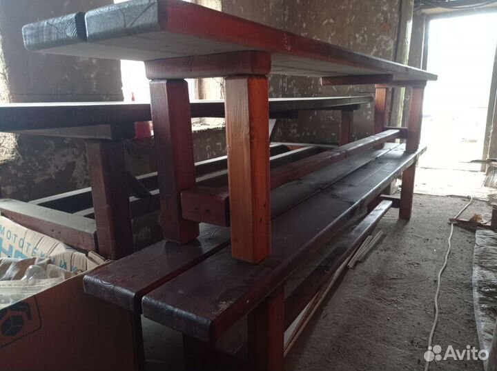 Стол деревянный
