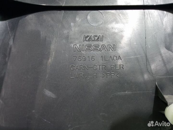 Обшивка стойки средней нижняя левая Nissan Patrol