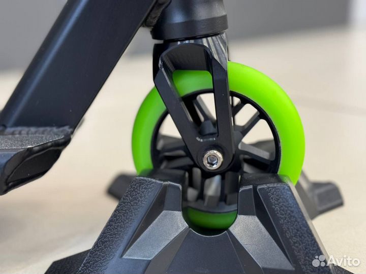 Трюковой самокат Tech Team