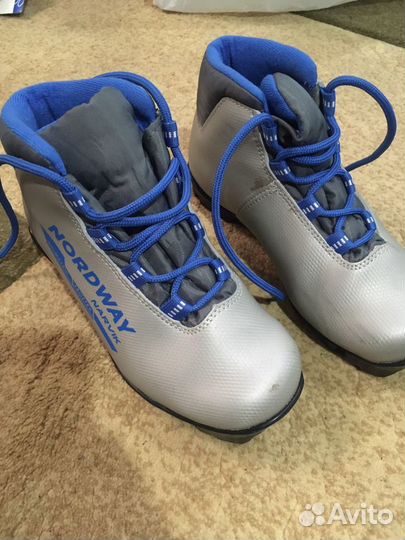 Лыжные ботинки