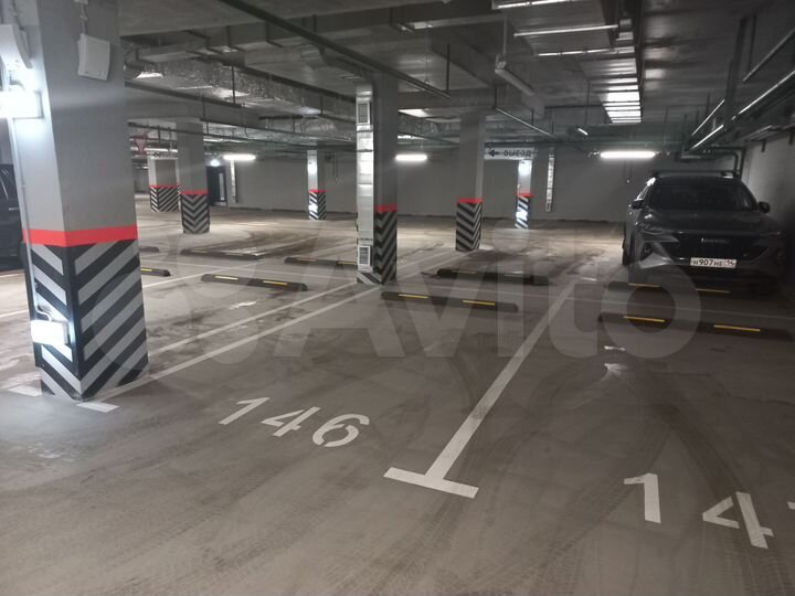 Машиноместо, 14 м²