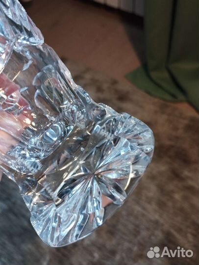 Хрустальная ваза цветочная