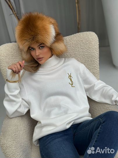 Стильный свитер Saint Laurent