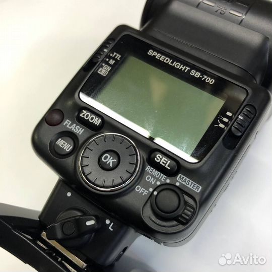Фотовспышка Nikon Speedlight SB-700 (S/n)