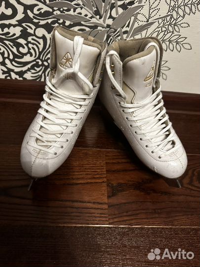 Фигурные коньки jackson elle