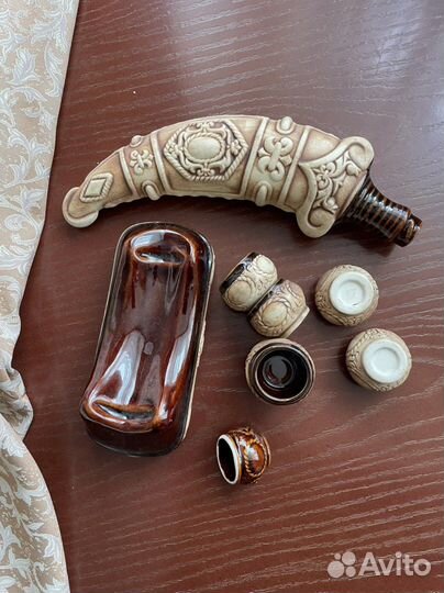 Рог сувенир из белой глины для вина