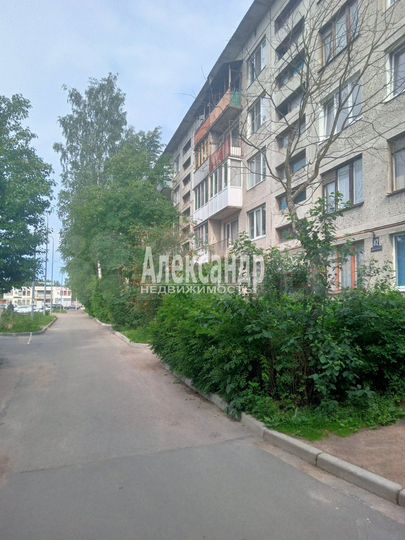 Комната 32 м² в 2-к., 1/5 эт.