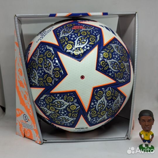 Футбольный мяч Лиги Чемпионов Стамбул 2023 HU1576