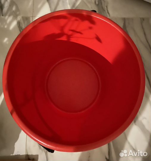 Ведро пластмассовое красное новое