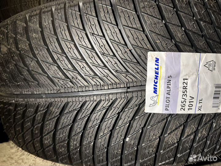 Michelin Pilot Alpin 5 245/35 R21 и 265/35 R21