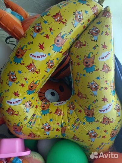 Шар цифра 4 три кота метровая