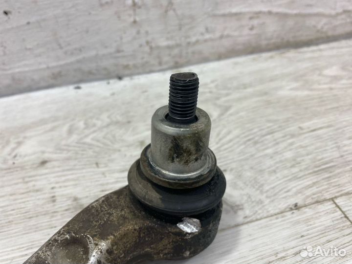 Рычаг передний правый нижний