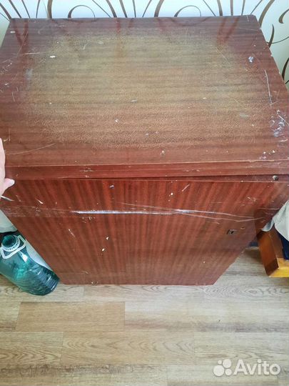 Швейная машина Чайка 142