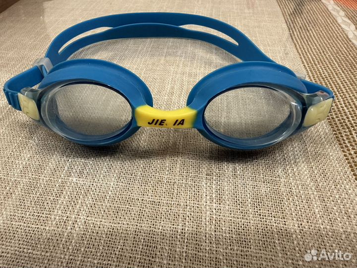 Очки для плавания б/у. Разные цены