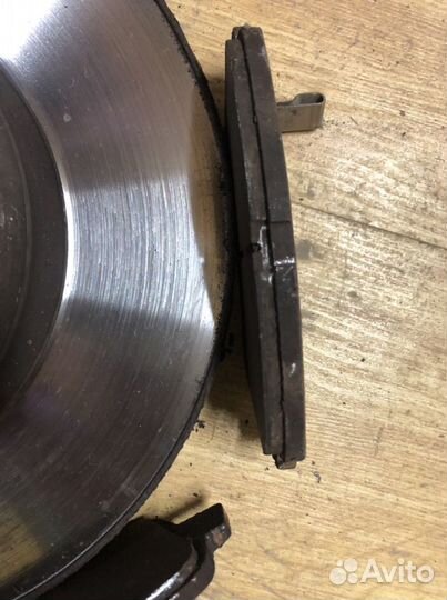 Тормозные диски + колодки передние Kia Rio