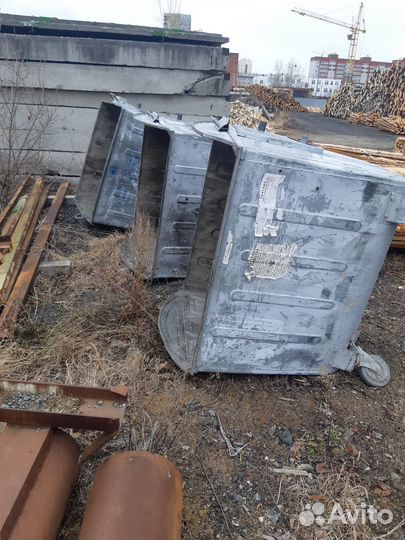 Мусорный бак 1.1м3