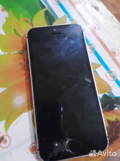iPhone SE, 32 ГБ